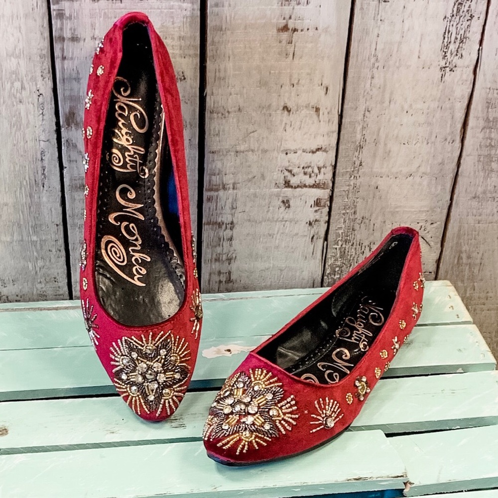 Burgundy velvet Embellished flats